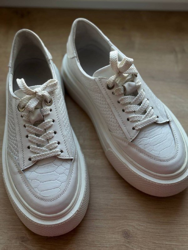 Рюкзак kuraga, босоножки, кеды белые 3