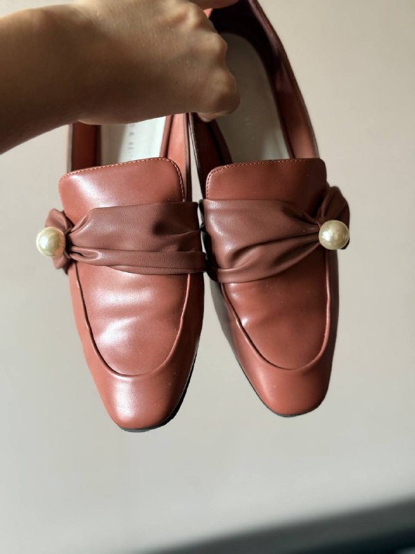 Лоферы Charles and Keith, 38 размер