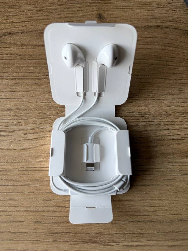 Новые наушники Apple with Lightning Connector 2
