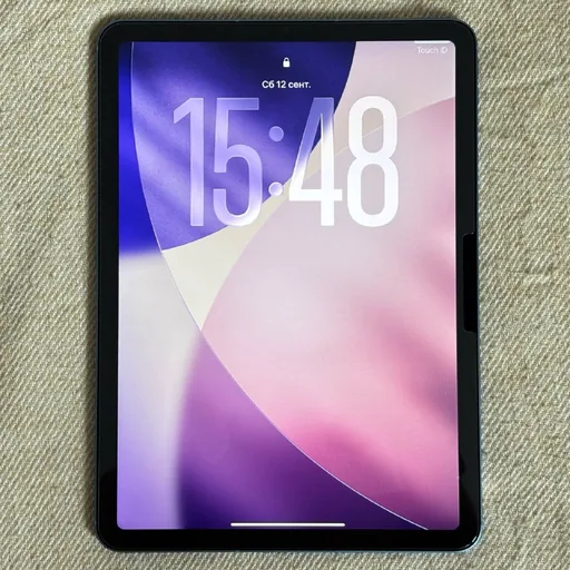 iPad Air 5 64GB Wi-Fi + Cellular синий, чехол