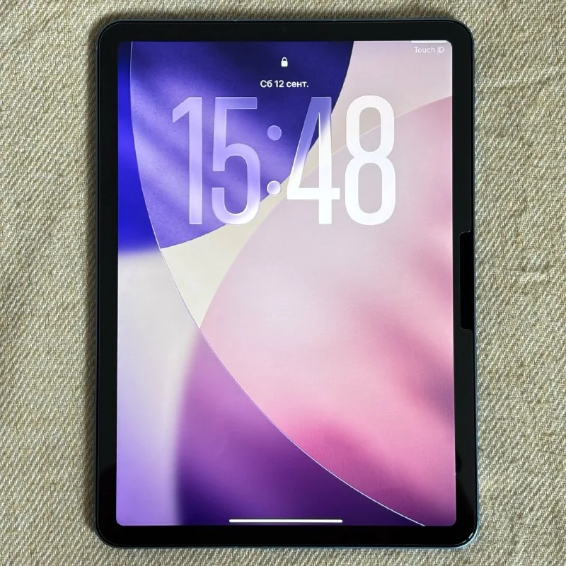 iPad Air 5 64GB Wi-Fi + Cellular синий, чехол 1