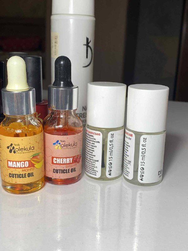 Набор для ногтей с лаковыми покрытиями и инструментами 5