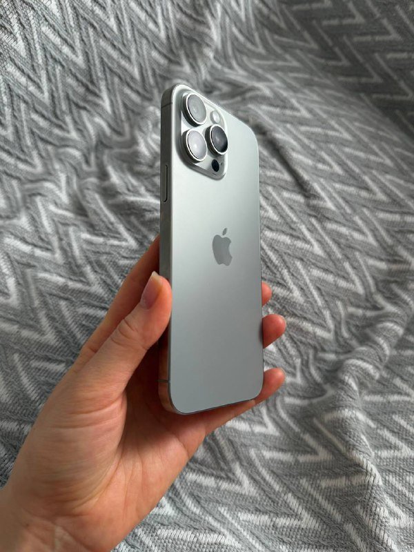 iPhone 16 Pro Max Natural Titanium 256GB eSIM 4