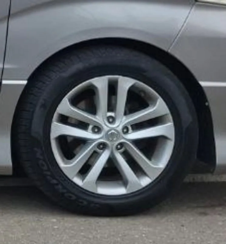 Диски Nissan с резиной 215/60 R17 1