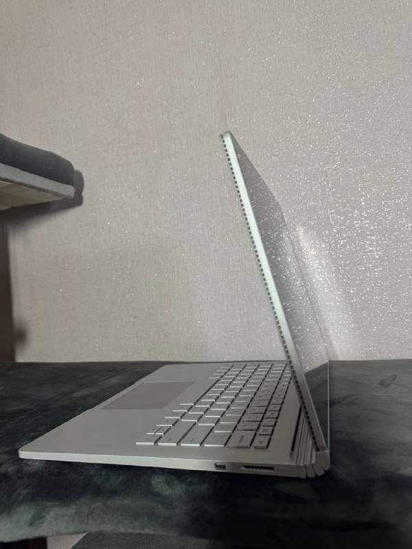 Ноутбук Microsoft Surface в идеальном состоянии 6