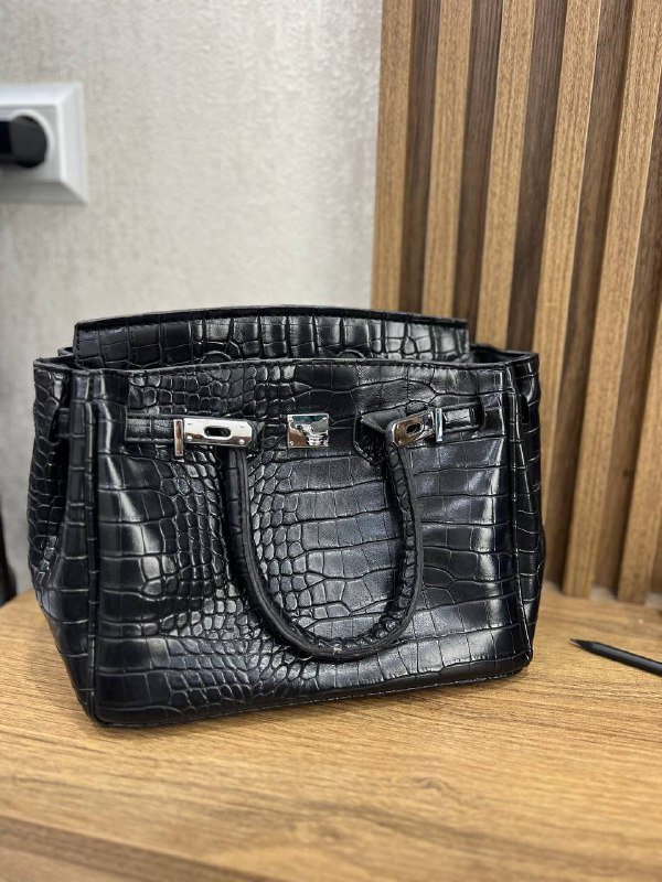 Сумки разных цветов и моделей 6