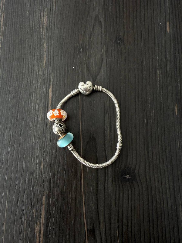 Браслет Pandora, цепочка на сумку, серебряный подвес, кольца H&M, расчески, пазлы Париж