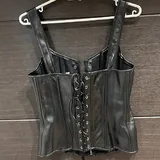 Корсет из искусственной кожи 3