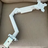 Белый кронштейн для монитора с газлифтом 1