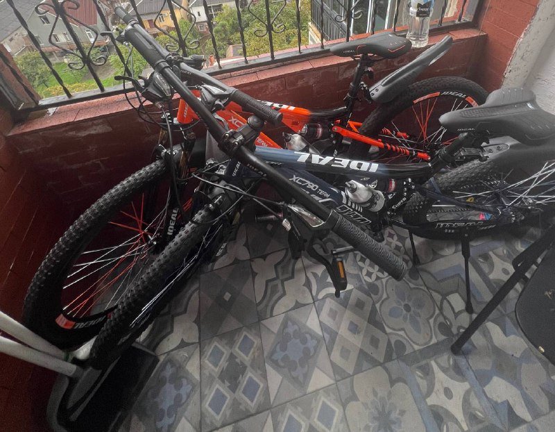 Два новых велосипеда с амортизаторами и дисковыми тормозами