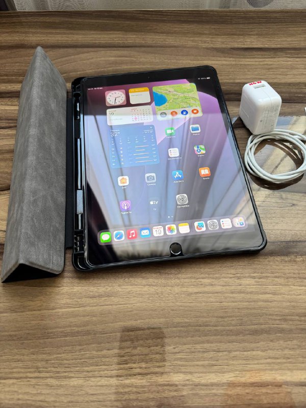 iPad Air 3 64 gb WiFi, женская обувь ECCO 37, аксессуары iPad Pro Magic keyboard, Smartfolio
