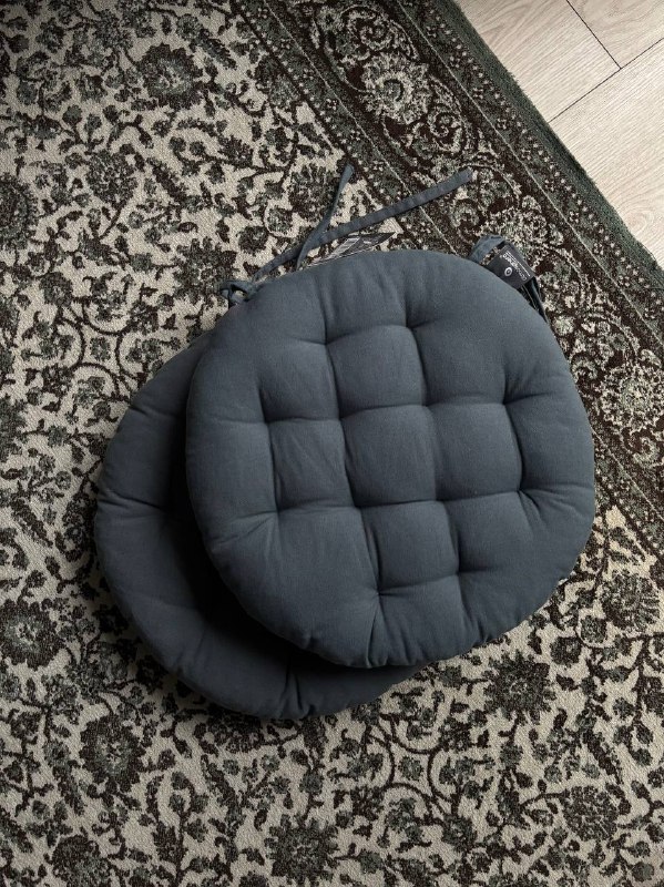 Журнальный стол, подушки, рабочая лампа IKEA 2