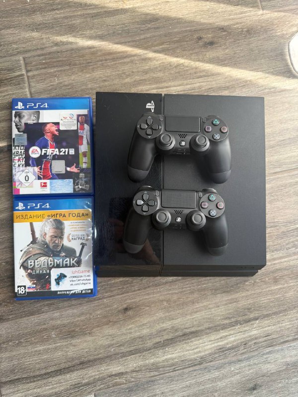 PlayStation 4 1TB с контроллерами и играми FIFA, Ведьмак 3