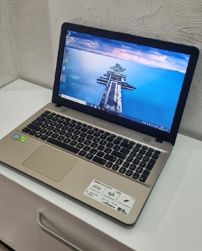 Asus X541 ноутбук