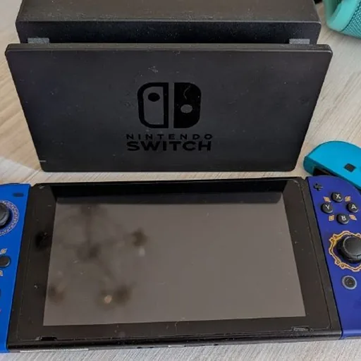 Nintendo Switch, 2 джойкона