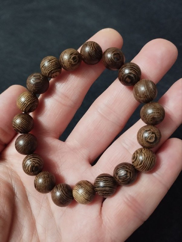 Браслеты из дерева, рудракша, лавовый камень, хоулит 4