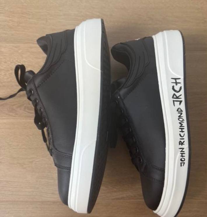 Мужские кроссовки размер 42 2