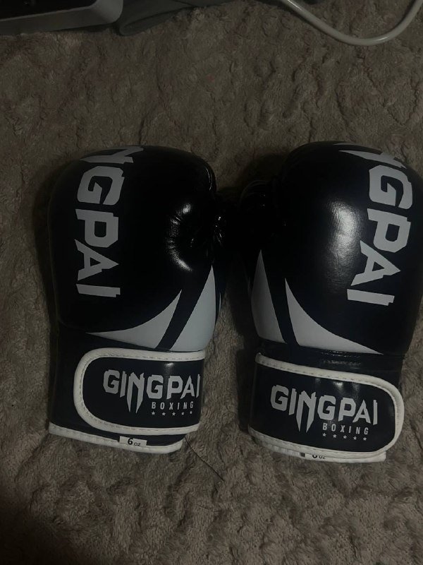 Боксёрские перчатки 6 OZ
