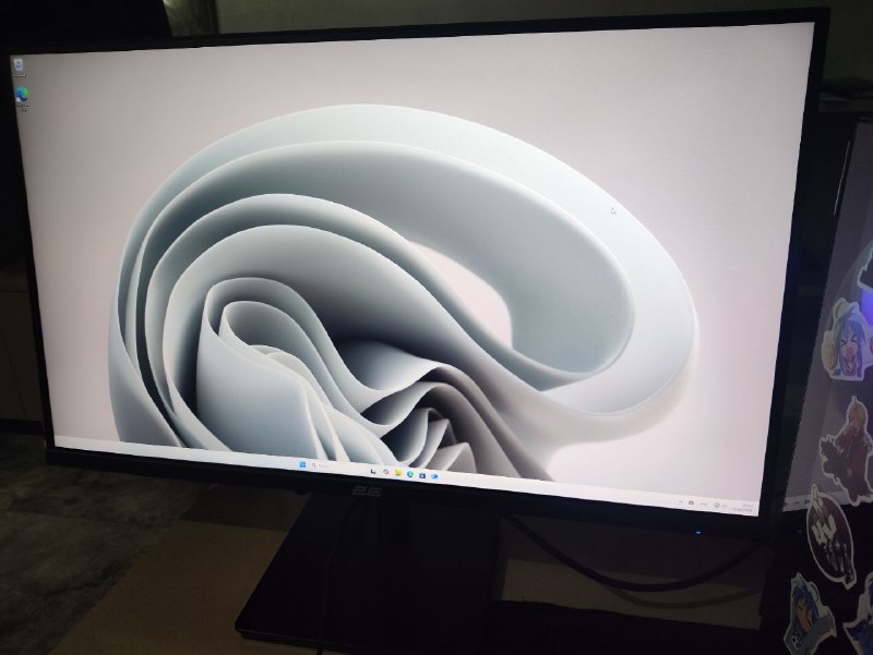 Компьютер с видеокартой Nvidia GeForce RTX 4060, монитор 2E H2724B, клавиатура HyperX Alloy Core RGB, мышь HyperX Pulsefire Core