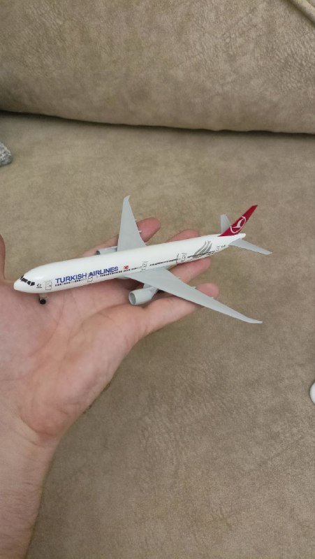 Модель самолёта Turkish Airlines из металла 2