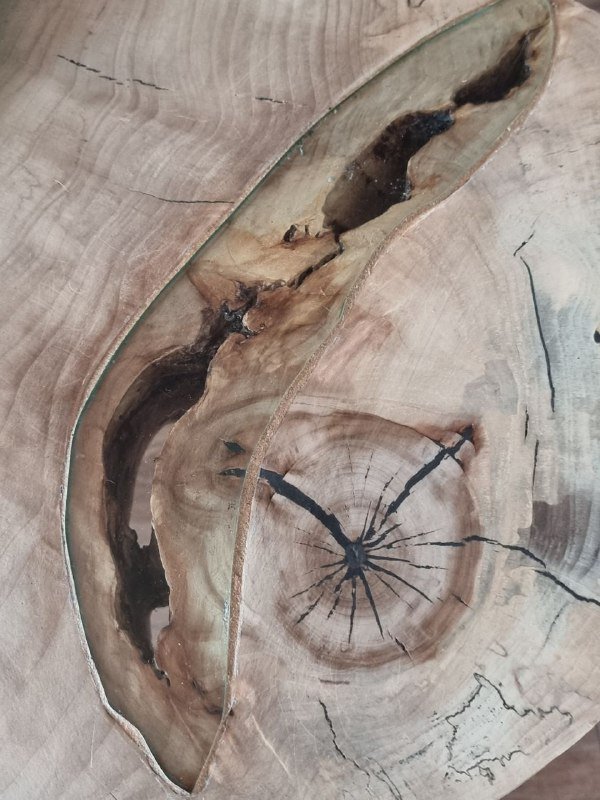 Журнальный стол со стеклянными вставками 2