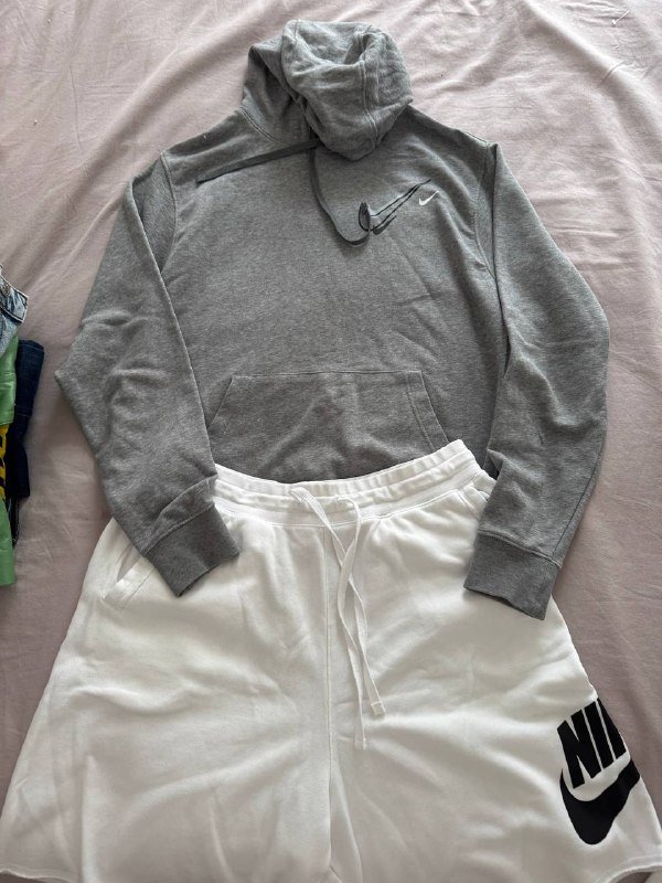 Кофта Nike р.L, Шорты Nike р.XL