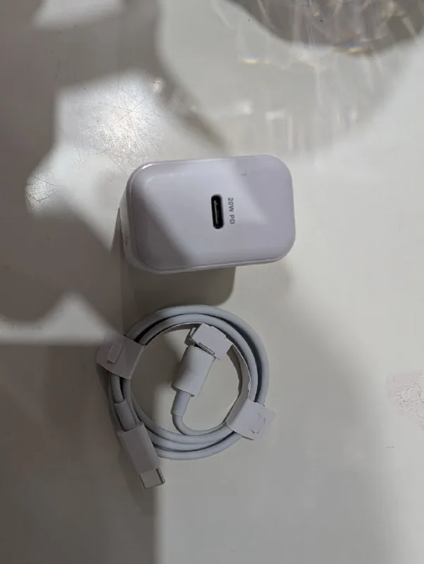 Зарядка iPhone, кабель