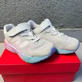 Кроссовки New Balance 1