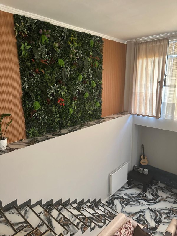 Дом 5 спален с подвалом, земельным участком 6