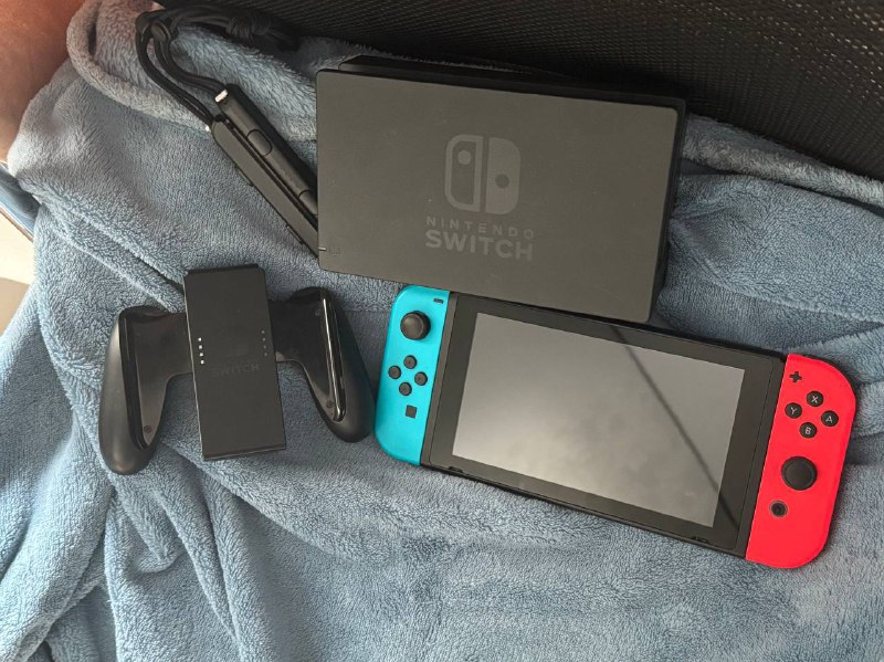Nintendo Switch complete set in excellent condition