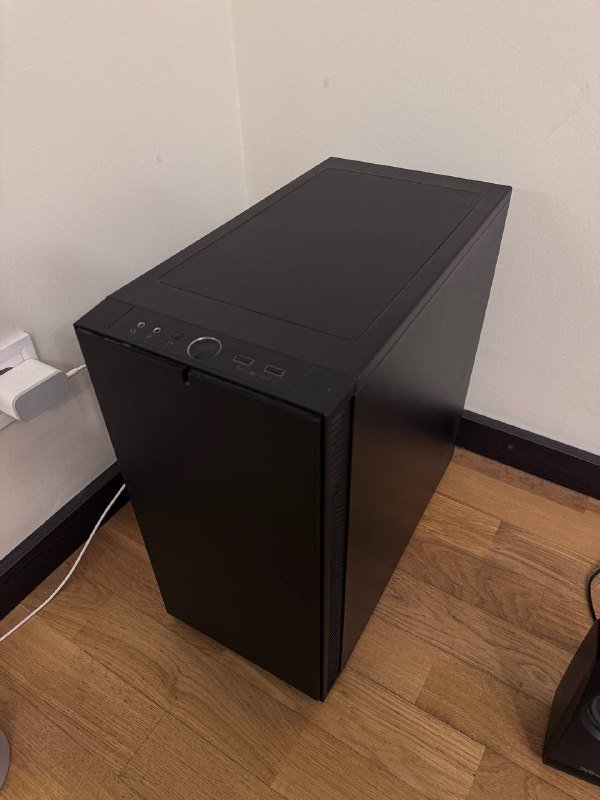 Компьютер, монитор Samsung Odyssey, колонки Trust 6