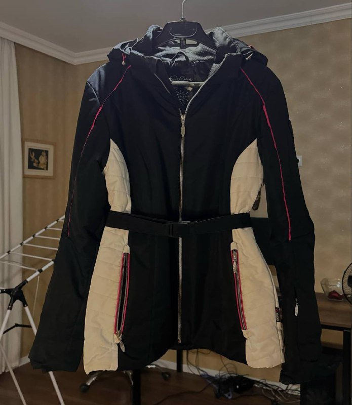 Женский горнолыжный костюм