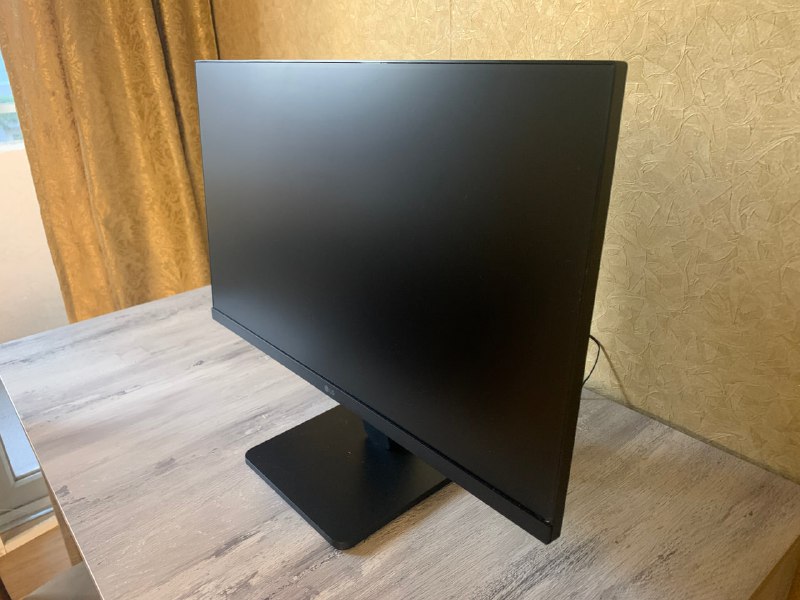Монитор LG 24 дюйма 2