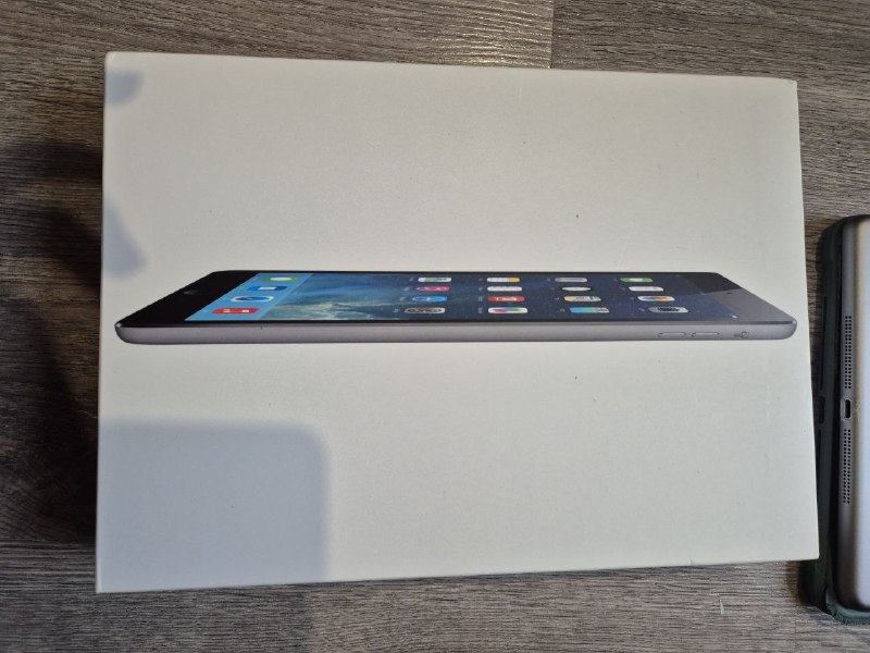 IPad Air Wi-Fi 32Gb Black с кабелем, чехлом и коробкой 3