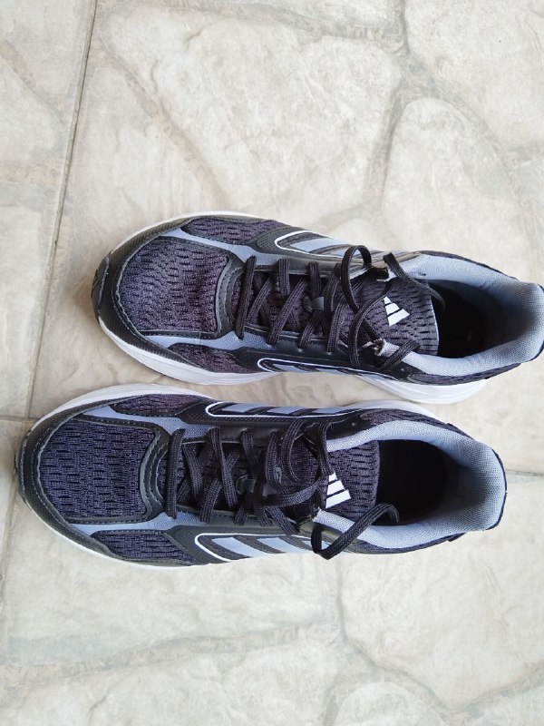 Кроссовки Adidas беговые