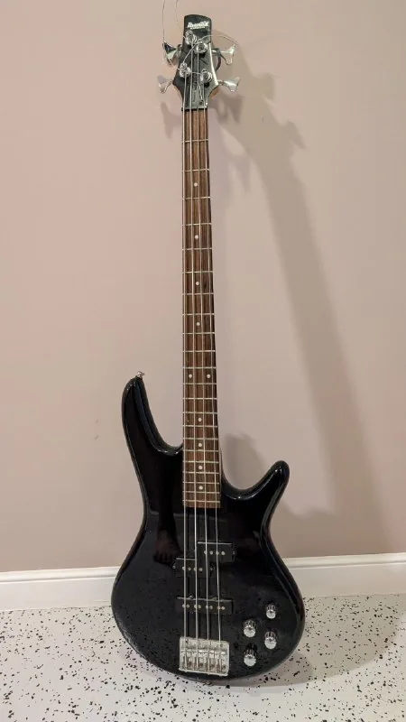 Ibanez GSR200 бас-гитара, чехол 1