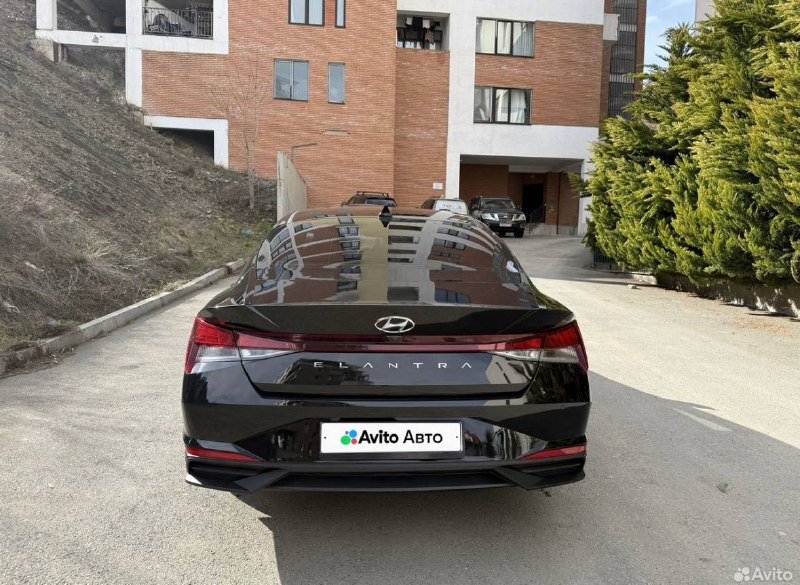Hyundai Elantra 2021 4