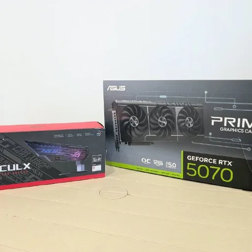 Видеокарта ASUS RTX 5070 и держатель