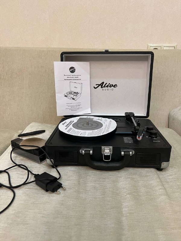Виниловый проигрыватель Alive Audio GLAM GLM-01
