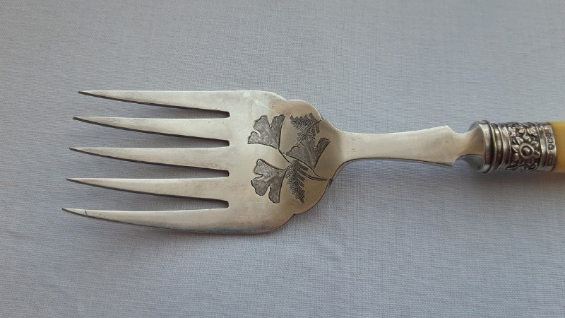 Нож и вилка посеребренные с гравировкой, антиквариат 4