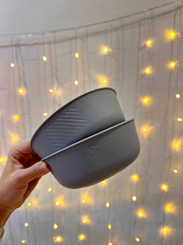 Коврик туристический, поло Adidas, брюки Outventure, шорты Nike, кроссовки Adidas, сандали, миски Northland, ложка-вилка, фонарик, светильник кемпинговый 10