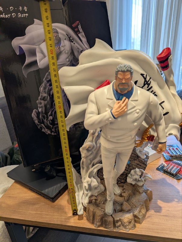 Фигурка 40см на подставке 3