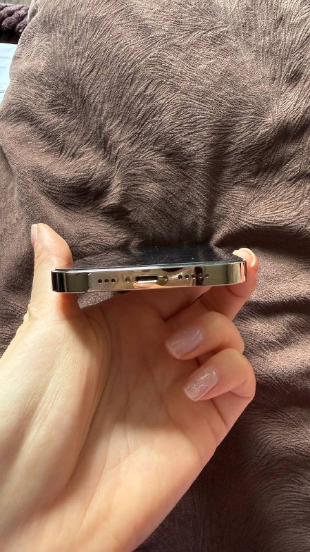 iPhone 13 Pro 256 ГБ Desert Titanium 3