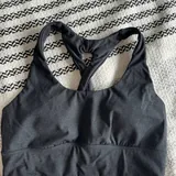 Спортивный топ Oysho 1