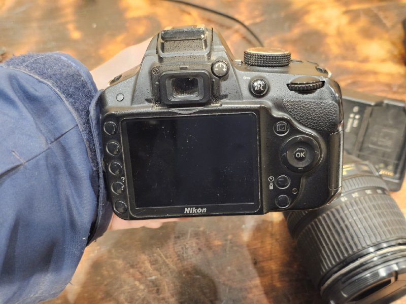Nikon d3200 камера с объективами 105 мм и 35 мм 4