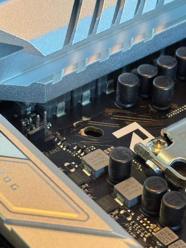 Материнская плата ASUS ROG STRIX Z790-A Gaming WiFi 6