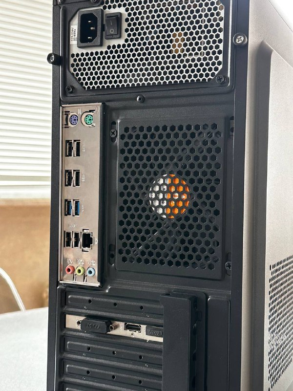 Стационарный ПК комплект: системный блок, монитор, мышь, клавиатура 3