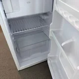 Небольшой холодильник Hyundai 2