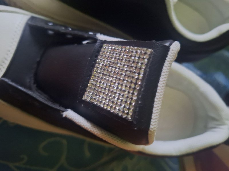 Черно-белые женские кроссовки 39 размера 3