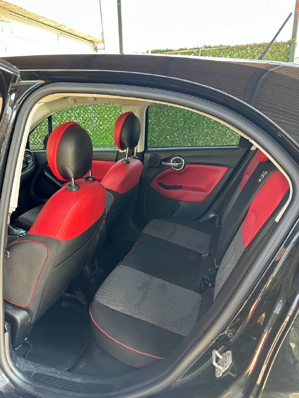 машина Fiat черная 6